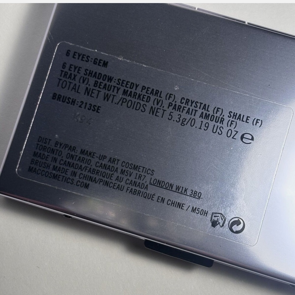 MAC Holiday 2004: 6 Eyes: Gem Dazzle Eyeshadow Palette: Limited Edition & New! - Picture 3 of 4